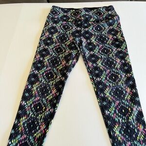 Victoria's Secret Black and Pink Leggings with Geometric Design